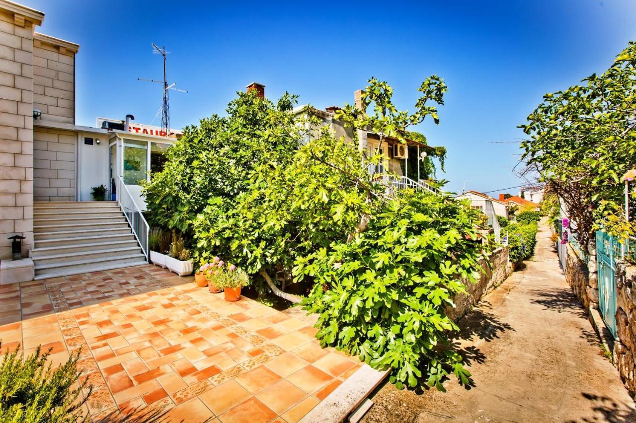 St. Nicholas Rooms Hvar Town Extérieur photo
